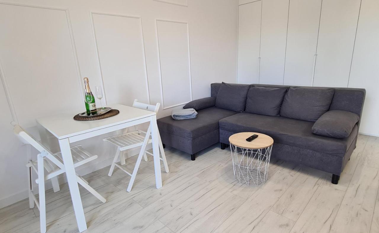 44 - Apartamenty Siedlce - Nowy Apartament W Centrum Przy Ul Czerwonego Krzyza Екстериор снимка