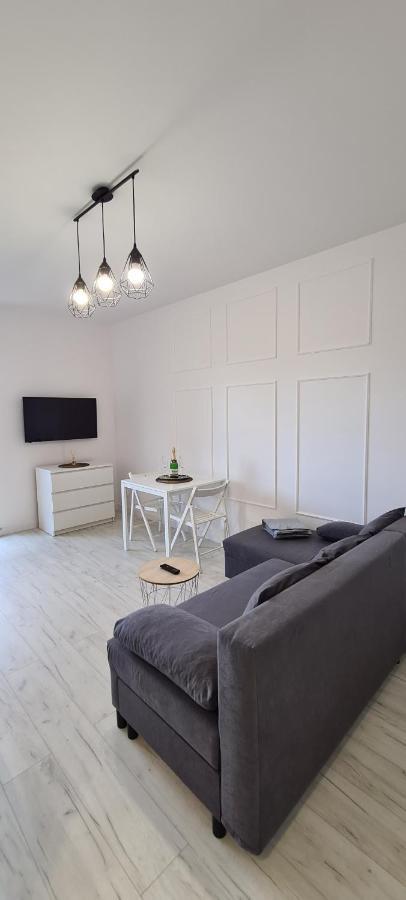 44 - Apartamenty Siedlce - Nowy Apartament W Centrum Przy Ul Czerwonego Krzyza Екстериор снимка