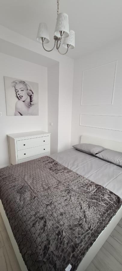 44 - Apartamenty Siedlce - Nowy Apartament W Centrum Przy Ul Czerwonego Krzyza Екстериор снимка