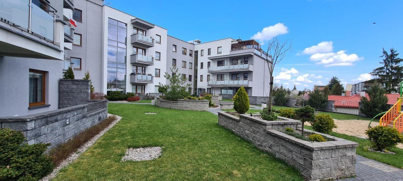 44 - Apartamenty Siedlce - Nowy Apartament W Centrum Przy Ul Czerwonego Krzyza Екстериор снимка